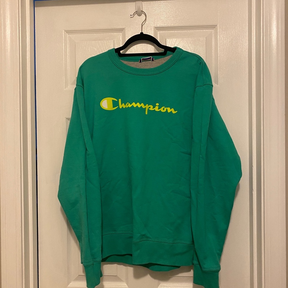 Champion Crew Neck- L